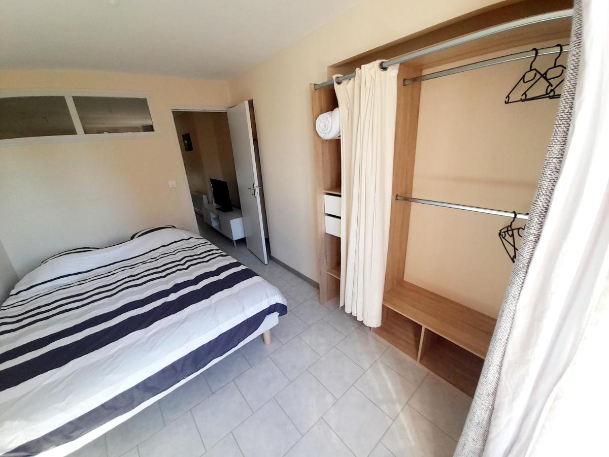 Animalier Apartment Joigny Exterior photo